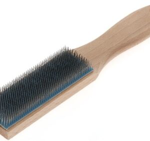 68c087d7a607783962fbab953a662b35761e3a9bd0f652ce6b4be.jpg GEDORE Cepillo para limas, Para limas y escofinas, Cerdas de 10 mm, Con empuñadura de madera, Cepillo de alambre, Longitud 250 mm, 645