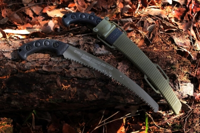 68c1fa22421a0901577afc709cf6acb52ddeb9b34e9c0c0305f3a.jpg Silky ZUBAT Ultimate 746-33 - Sierra de mano curvada (330 mm, dientes progresivos)