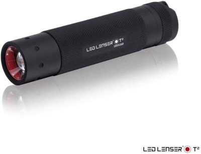 Ledlenser Linterna de bolsillo táctica LED Ledlenser T², 240 lúmenes, haz de luz de 180m, carcasa metálica robusta, funcionamiento con 3 pilas AAA, incluye pilas, cazar, pescar, exteriores