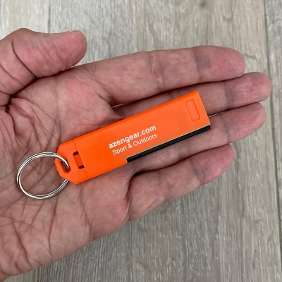 68c7d1805dad4d771a3d7b9b80144f317fb6185aabefc260041fd.jpg aZengear Silbato de Supervivencia con Barra de Inicio de Fuego y Llavero - Fuerte, sin Calma, Ligero, Impermeable, para Emergencia, Senderismo, Rescate, Seguridad, pasear Perros, EDC