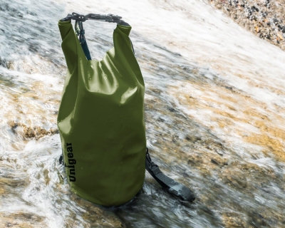 68db92994dfc594fd8759cb400fac7b4b35deb6d1056cf4b9f1b6.jpg Unigear Bolsa Impermeable de 2 L/5 L/10 L/20 L/30 L/40 L, con Funda para teléfono y Correa Larga Ajustable, para Barcos, Kayak, Pesca, Rafting, natación, Camping, Snowboard