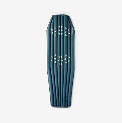 Captura de pantalla 2025-11-15 235826 Aislante ligero, cómodo y antideslizante. Disponible en L y XL para adaptarse a tu forma de dormir.