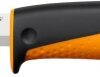 Fiskars Cuchillo universal, Incluye funda con afilador, 21,5 cm, Negro/Naranja, 1023618