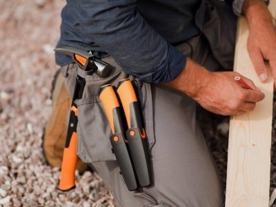 697b61fc8cd3a38f509784220ee7e993f9a9e80fd3dfbd65ca49a.jpg Fiskars Cuchillo universal, Incluye funda con afilador, 21,5 cm, Negro/Naranja, 1023618